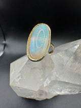 Eleganter Ring in 14 Karat (585) Gelbgold mit großem Opal