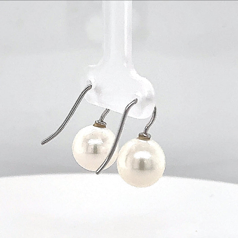 Zeitllose und moderne Ohrringe in 18 Karat Weißgold mit Südsee-Perlen