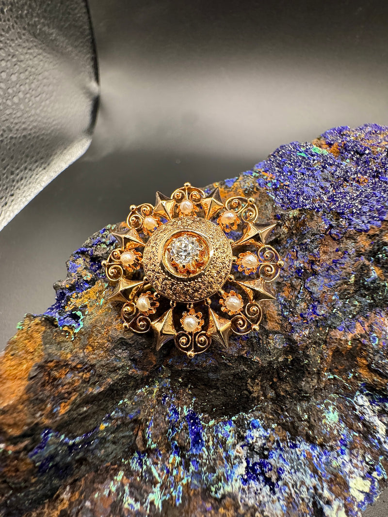 Art Déco Brosche in 14 Karat Roségold mit Altschliff-Diamant & Naturperlen