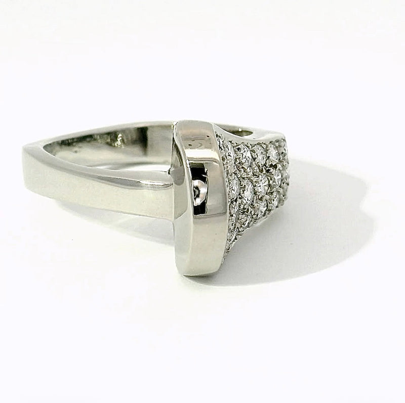 Edler Ring in 18 Karat Weißgold mit feinen Brillanten - Massive Handarbeit