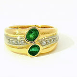 Handgefertigter Ring in 18 Karat Gelbgold mit Smaragden & Brillanten