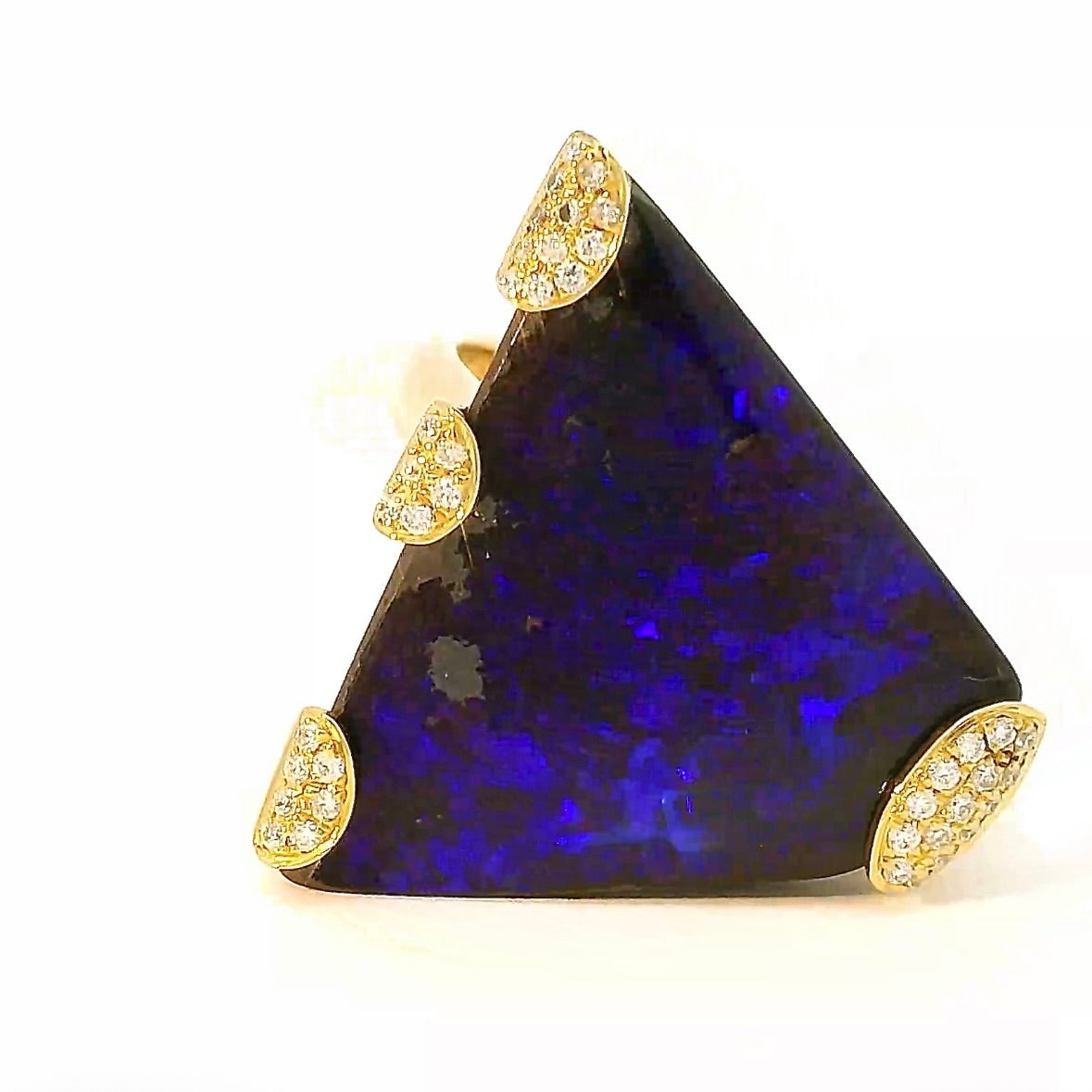 Edler Ring in 18 Karat Gelbgold mit Boulderopal & Brillanten