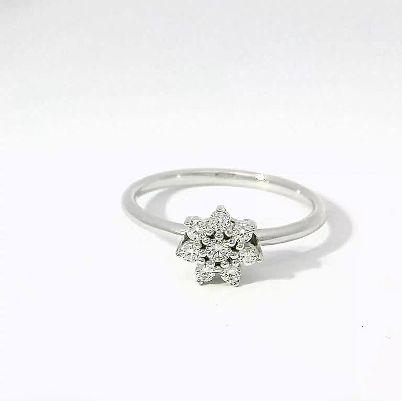 Zeitloser Moncara Ring in 14 Karat Weißgold mit feinen Brillanten