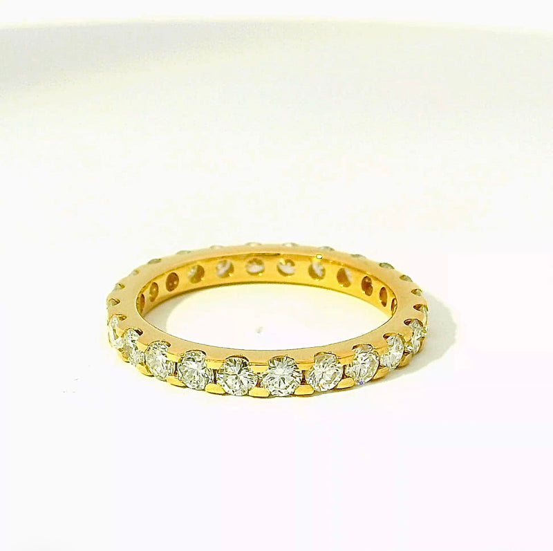 Zeitloser Memory Ring in 14 Karat Gelbgold mit feinen Brillanten