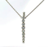 Zeitloses Collier in 14 Karat Weißgold mit feinen Brillanten