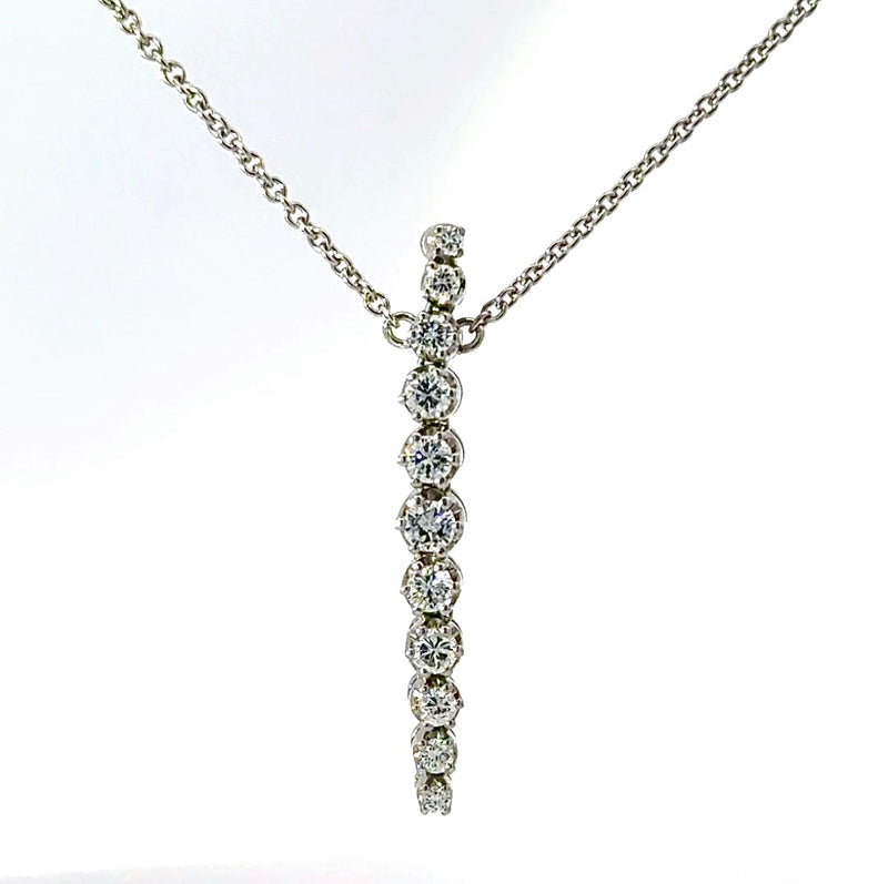 Zeitloses Collier in 14 Karat Weißgold mit feinen Brillanten