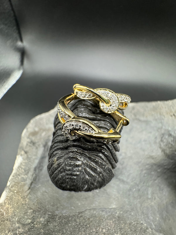 Stilvolle Kreolen in 14 Karat (585) Gelbgold feinen Brillanten