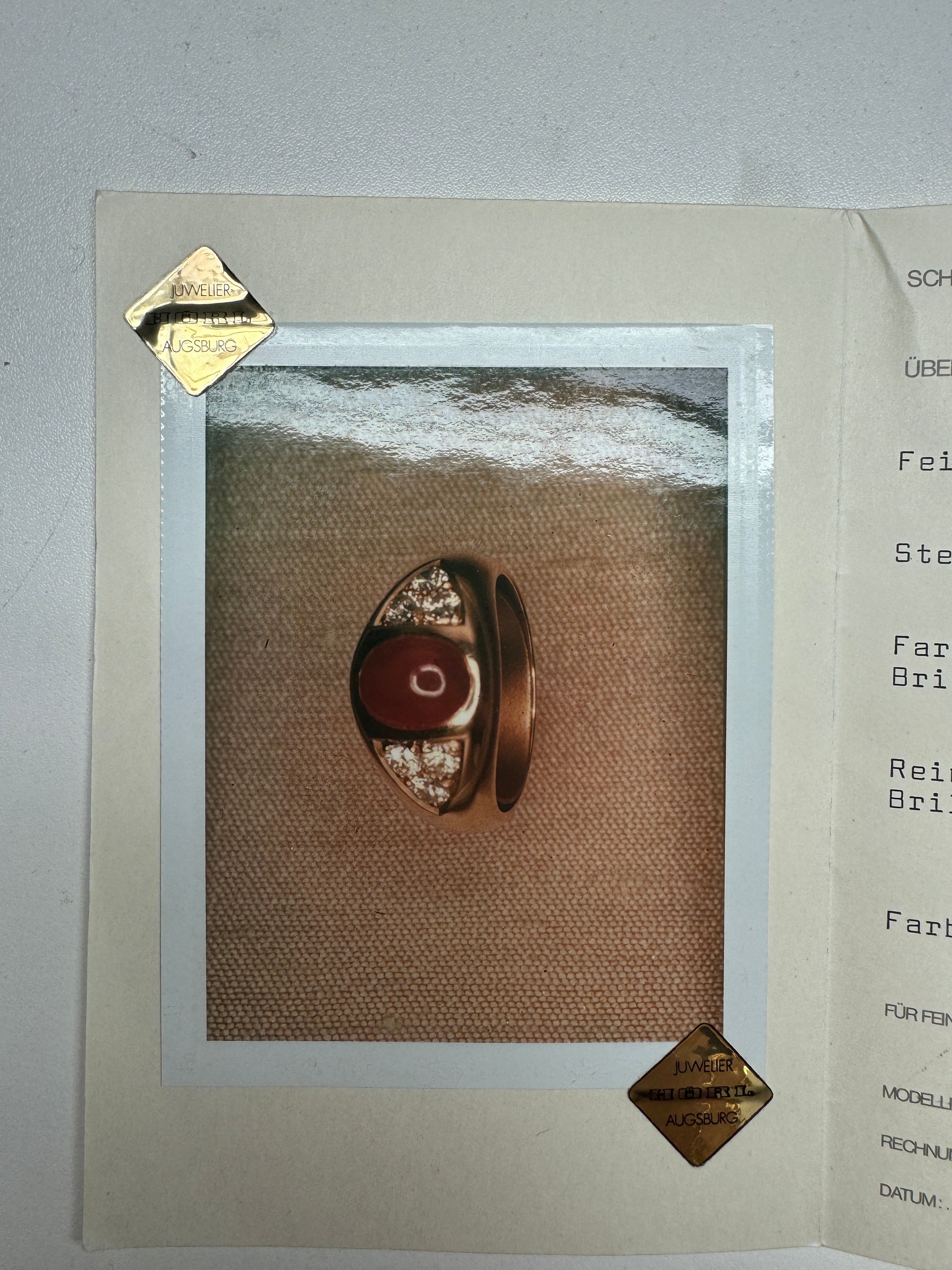 Eleganter Ring in 18 Karat Gelbgold mit feuerrotem Rubin & Brillanten - Massive Handarbeit