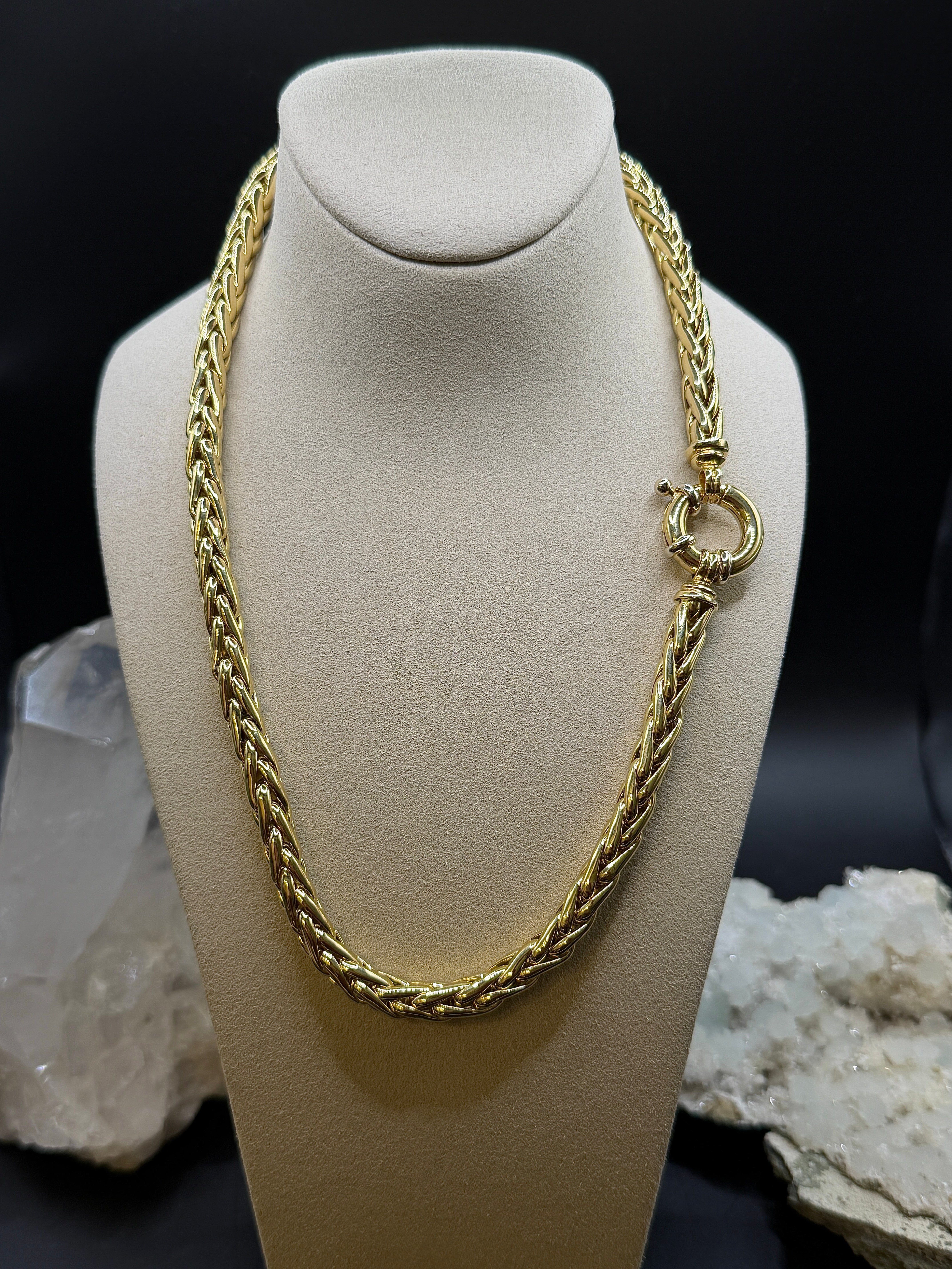 Dominant braided chain in 18 carat (750) yellow gold with large spring ring