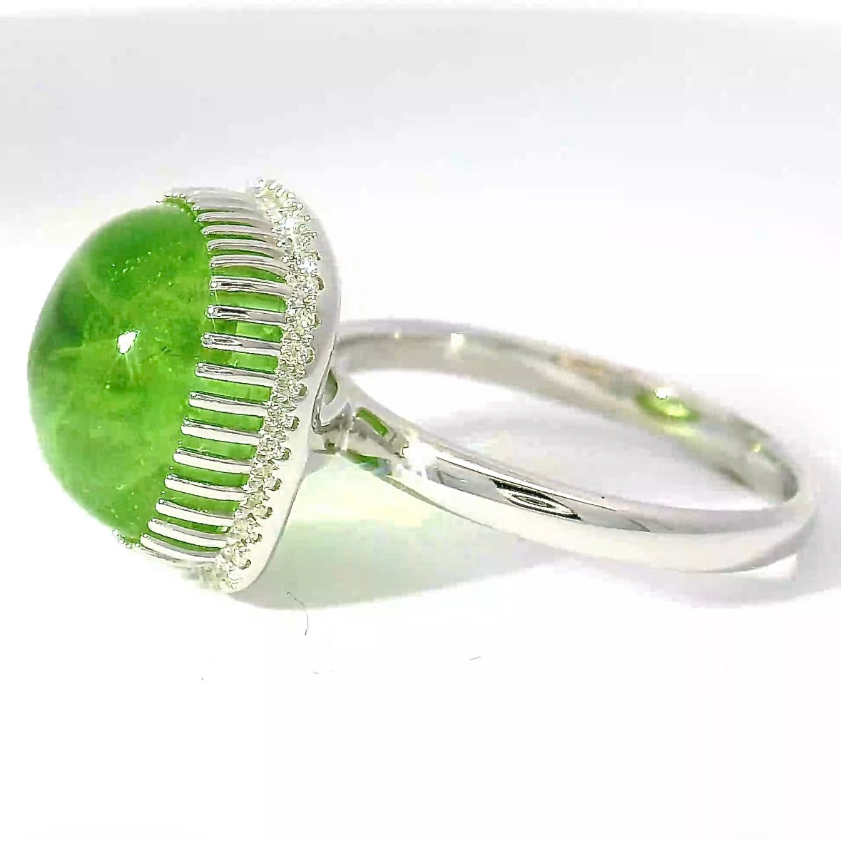 Modern 14K White Gold Ring with Peridot & Brilliant Cut Diamonds