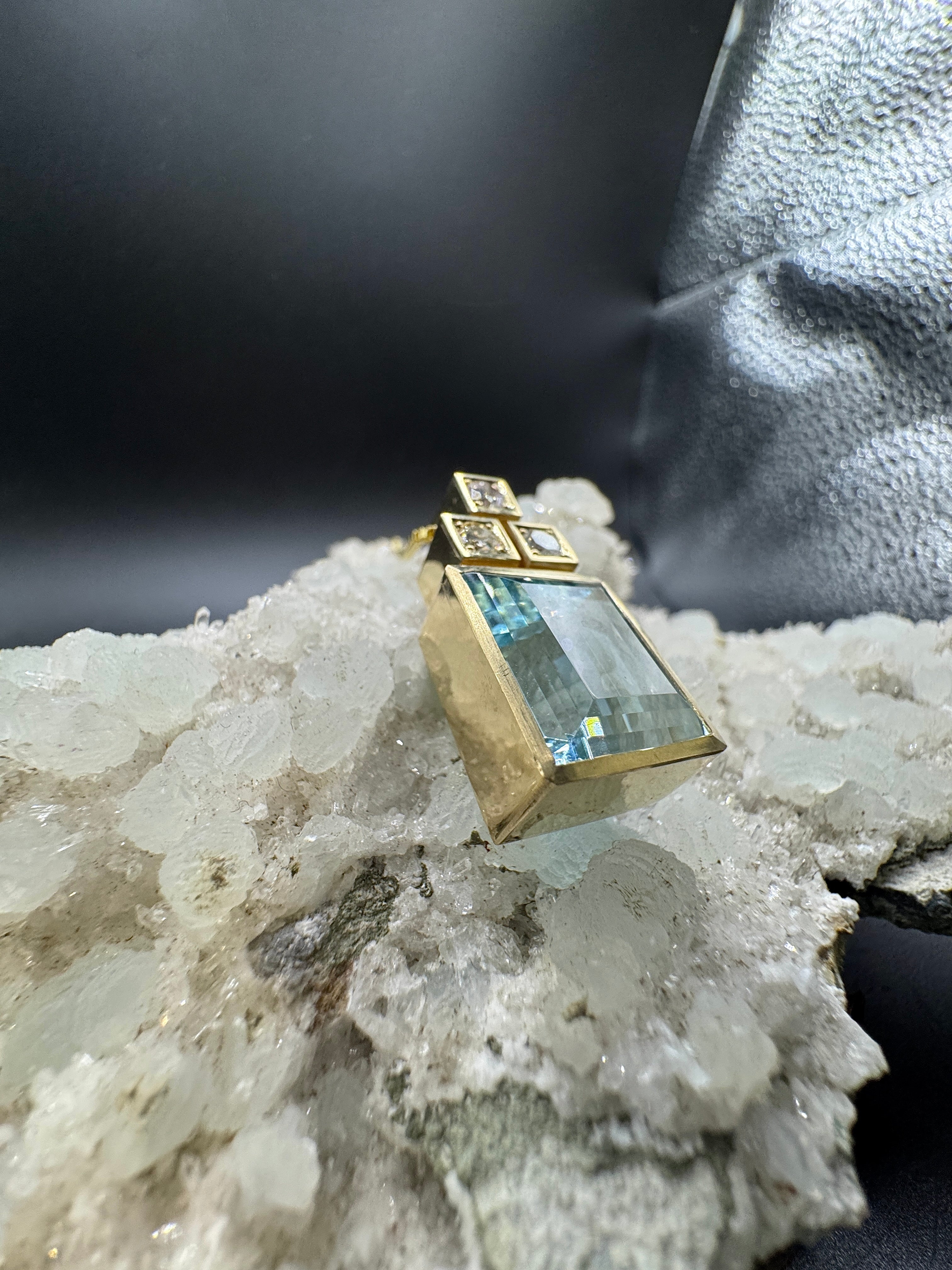 Handmade Pendant in 14 Karat Yellow Gold with Aquamarine & Brilliants