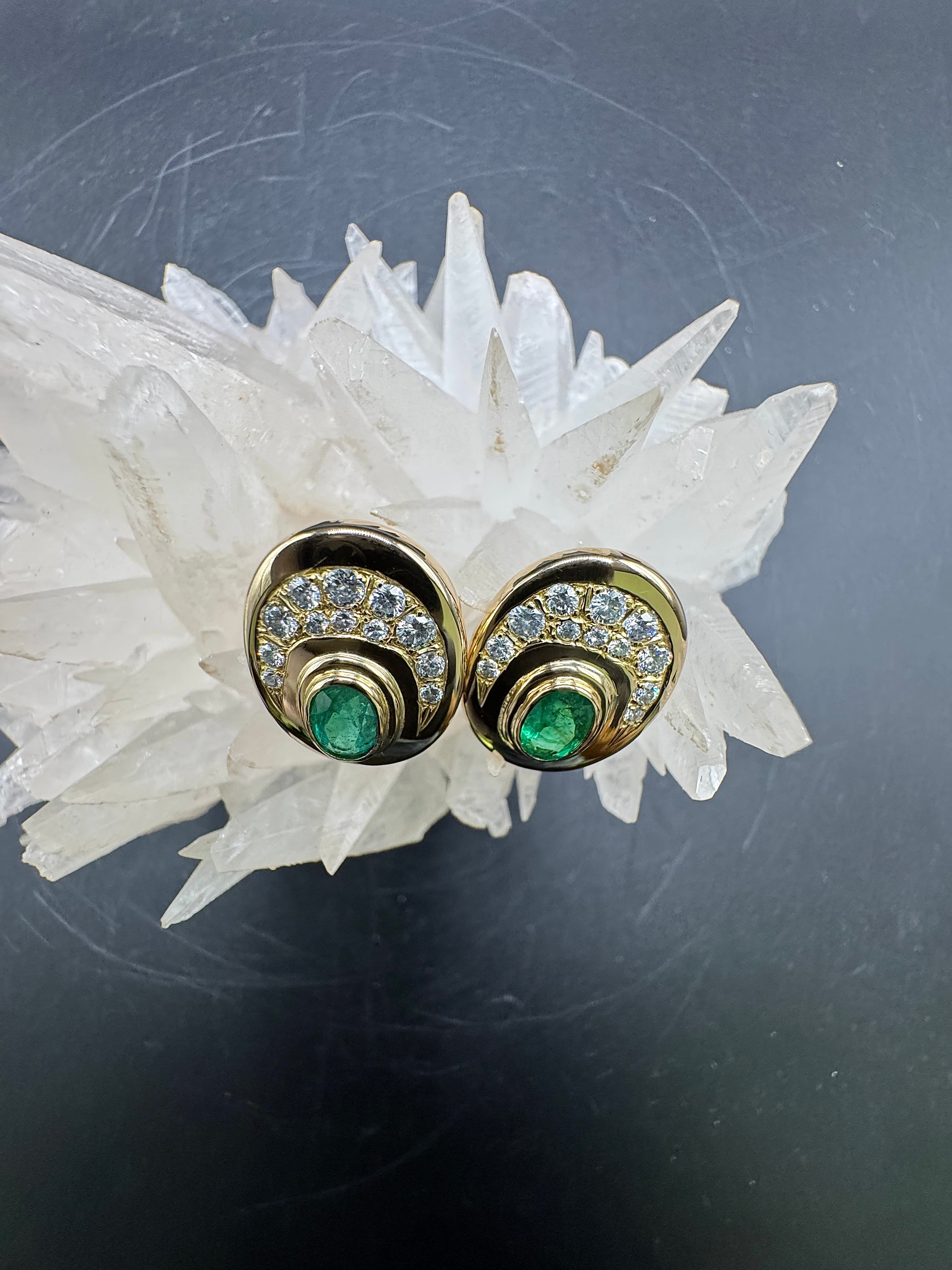 Handcrafted stud earrings in 18k yellow gold with fine emeralds & brilliant-cut diamonds
