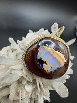 Großer Opalanhänger in 14 Karat Gelbgold mit Boulderopal & Brillanten