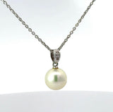 Zeitloser Perlen Anhänger in 14 Karat Weißgold mit Ankerkette