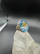 Edler Ring in 18 Karat Gelbgold mit augenreinem Aquamarin & Brillanten