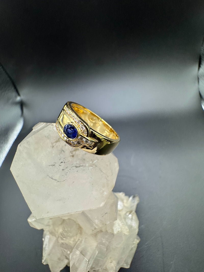 Feiner Saphirring in 18 Karat Gelbgold – Handgefertigt mit Brillanten