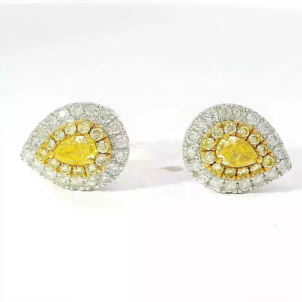 Moderne Brillantstecker in 18 Karat Gelb- und Weißgold mit Fancy Yellow Brillanten