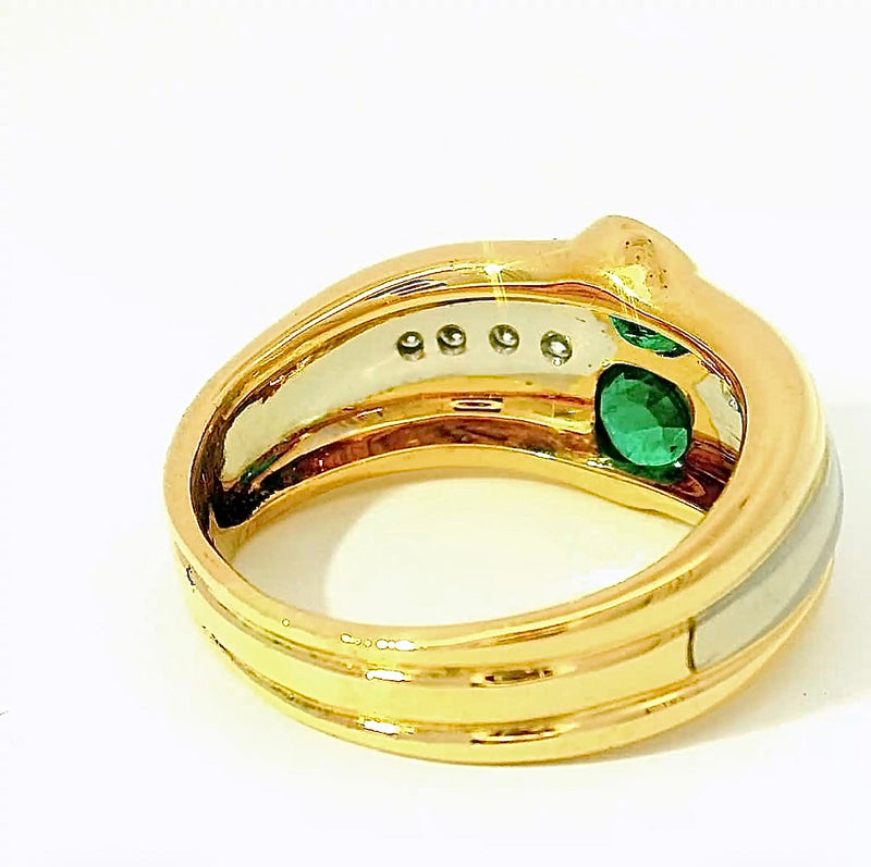 Handgefertigter Ring in 18 Karat Gelbgold mit Smaragden & Brillanten