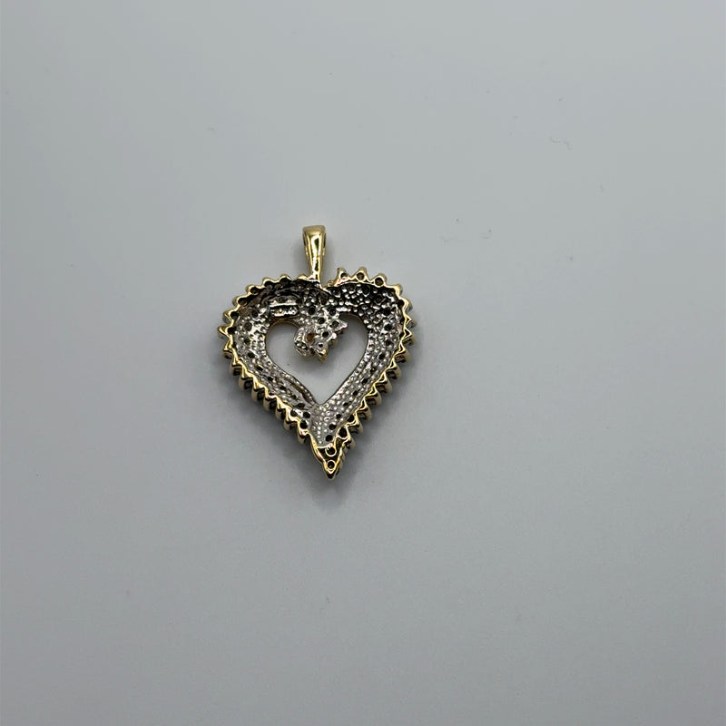 Elegant bicolor hart van 10 karaat goud met 67 diamanten