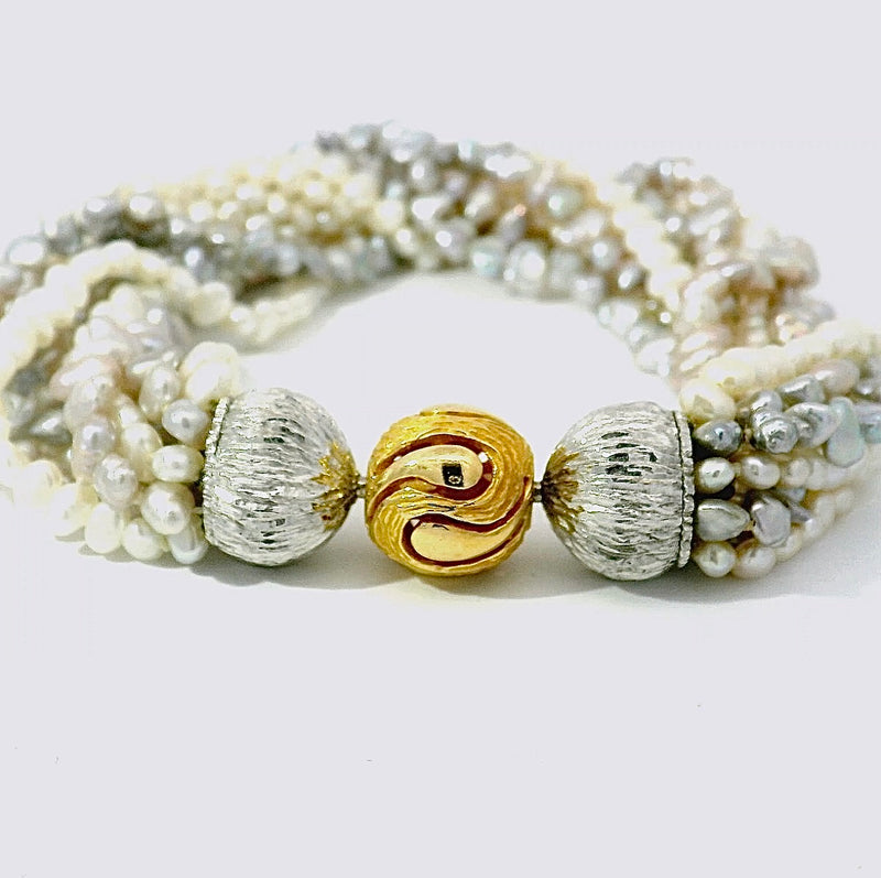 Besonderes Goldbaur Perlenarmband mit Bajonettverschluss in 18 Karat Gold