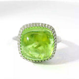 Moderner Ring in 14 Karat Weißgold mit Peridot & Brillanten