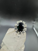 Eleganter Ring in 14 Karat Weißgold mit blauem Saphir & Brillanten