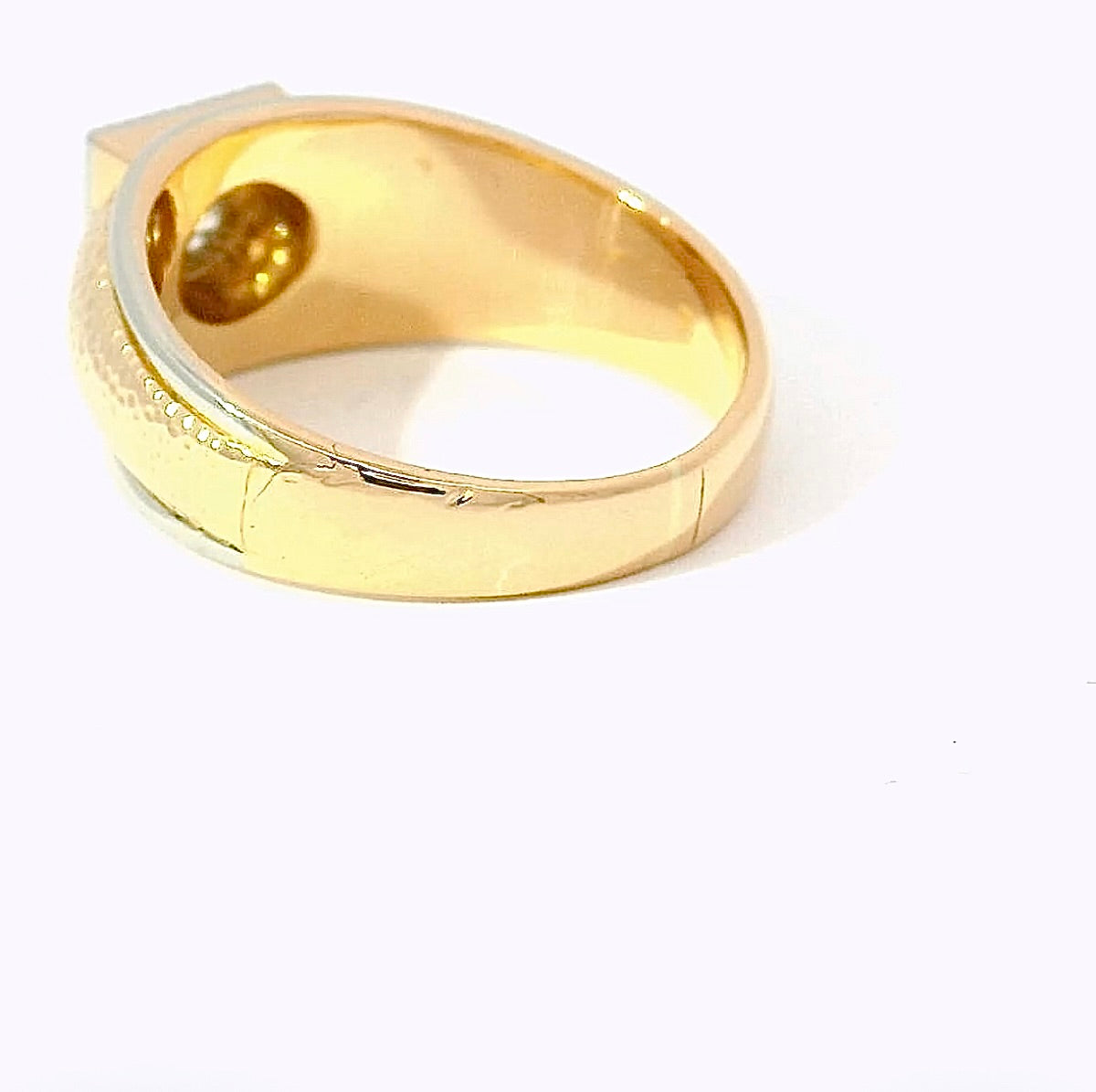 Massiver Solitär-Ring in 18 Karat Gelb & Weißgold
