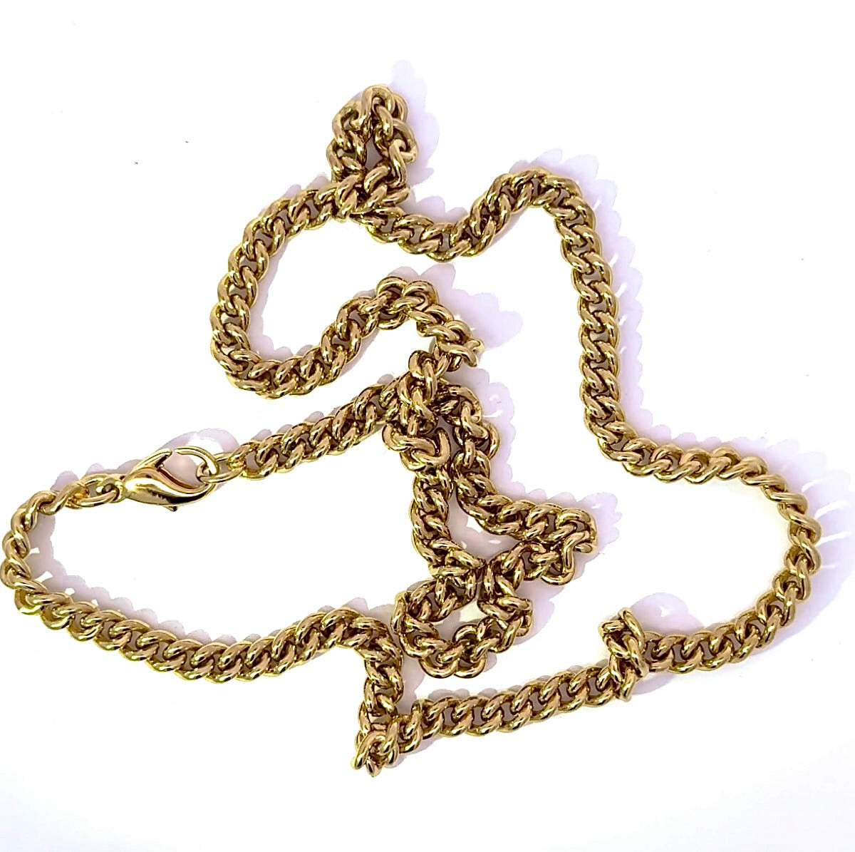 Elegant round curb chain necklace in 8 karat yellow gold with a lobster clasp