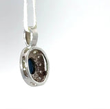 Zeitloser Anhänger in 14 Karat Weißgold mit feinem Saphir & Brillanten