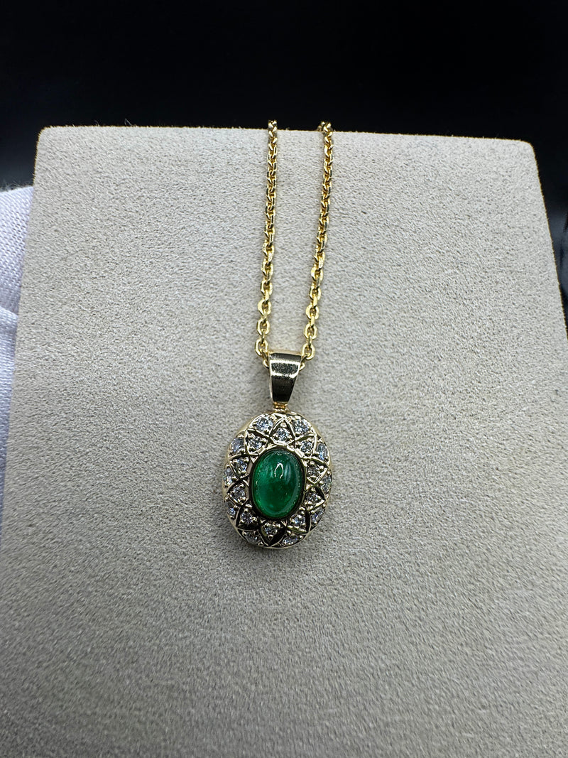 Eleganter Anhänger in 14 Karat Gelbgold mit Smaragd & Brillanten