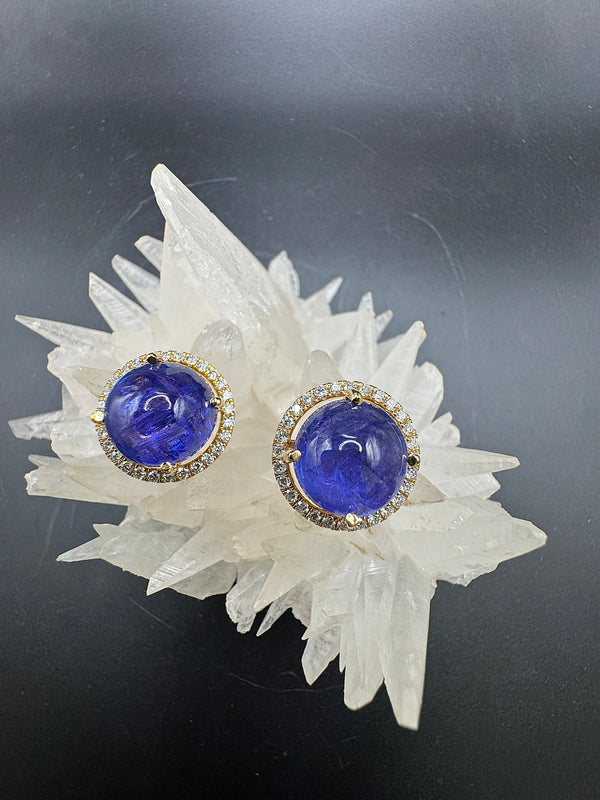 Beeindruckende Ohrringe in 18 Karat Gelbgold mit feinen Tansaniten & Brillanten