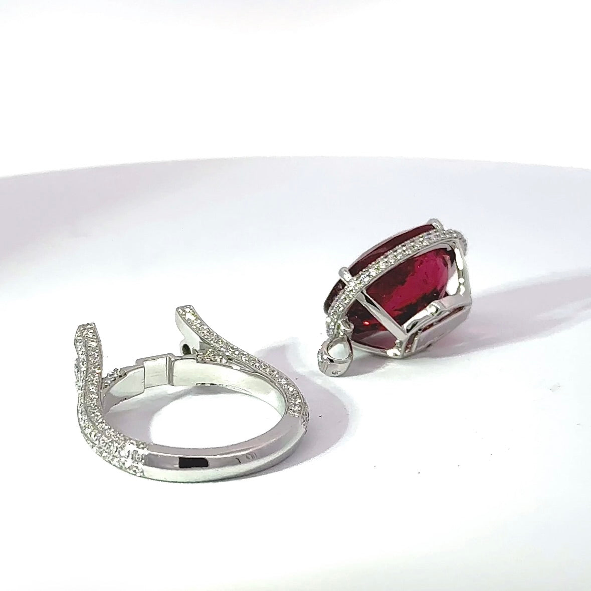Impressive Ring & Pendant in 14 Karat White Gold with Rubellite & Brilliants
