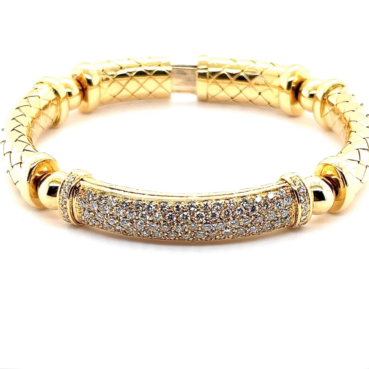 Herausragender Armreif in 18 Karat Gelbgold mit 100 hochfeinen Brillanten