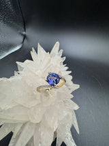 Moderner Ring in 14 Karat Gelbgold mit hochfeinem Tansanit & Brillanten