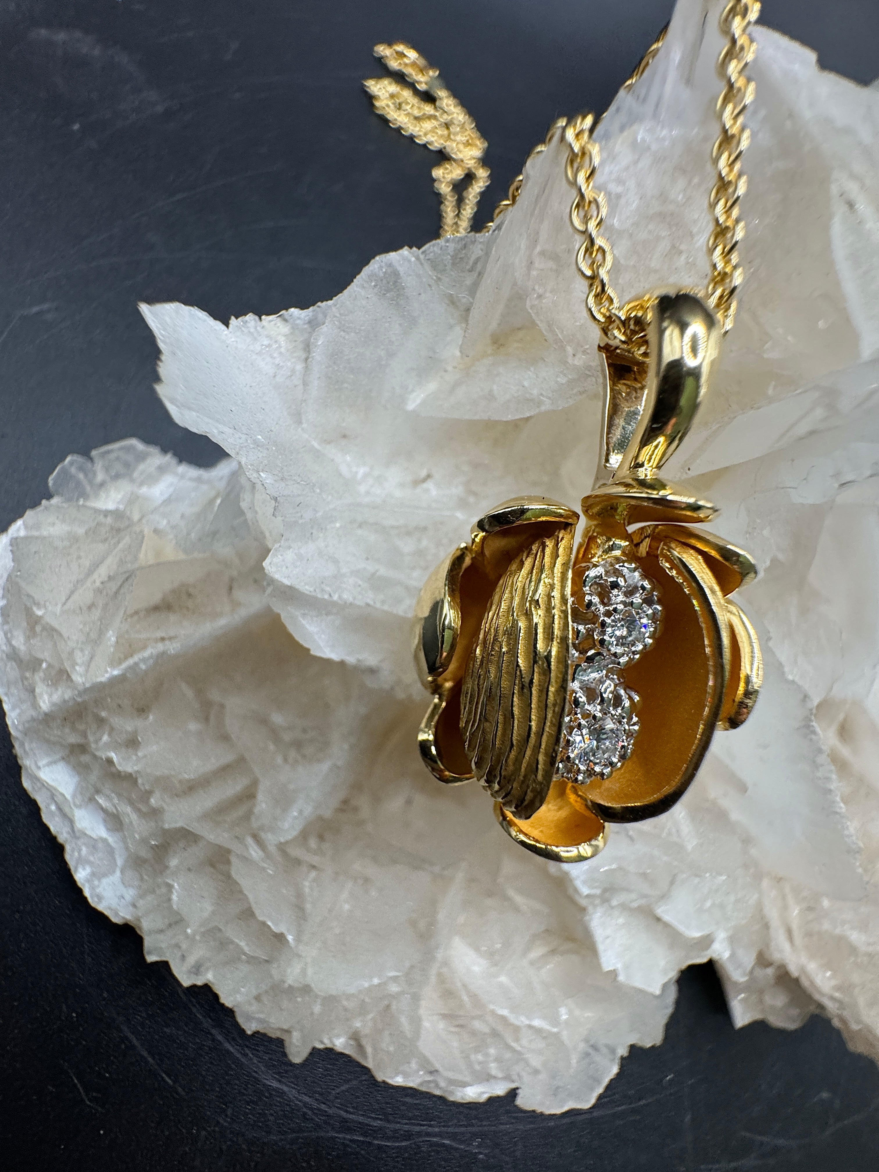 Handgefertigter Goldbaur Anhänger in 18 Karat Gelbgold mit Brillanten