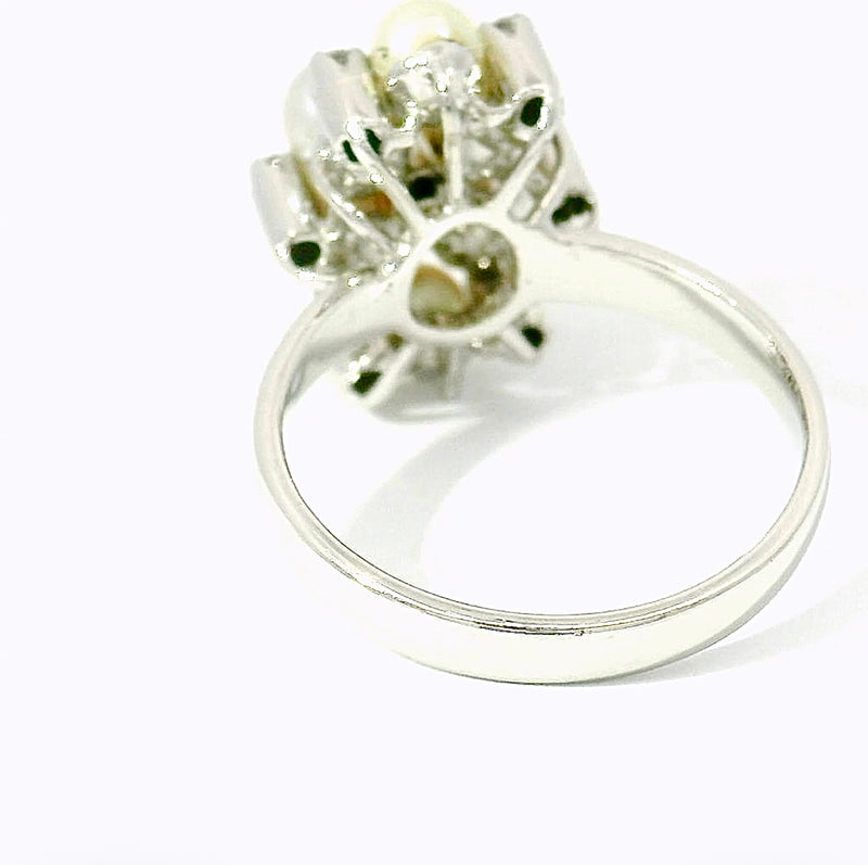 Ausgefallener Ring in 14 Karat Weißgold mit Perlen und Brillanten