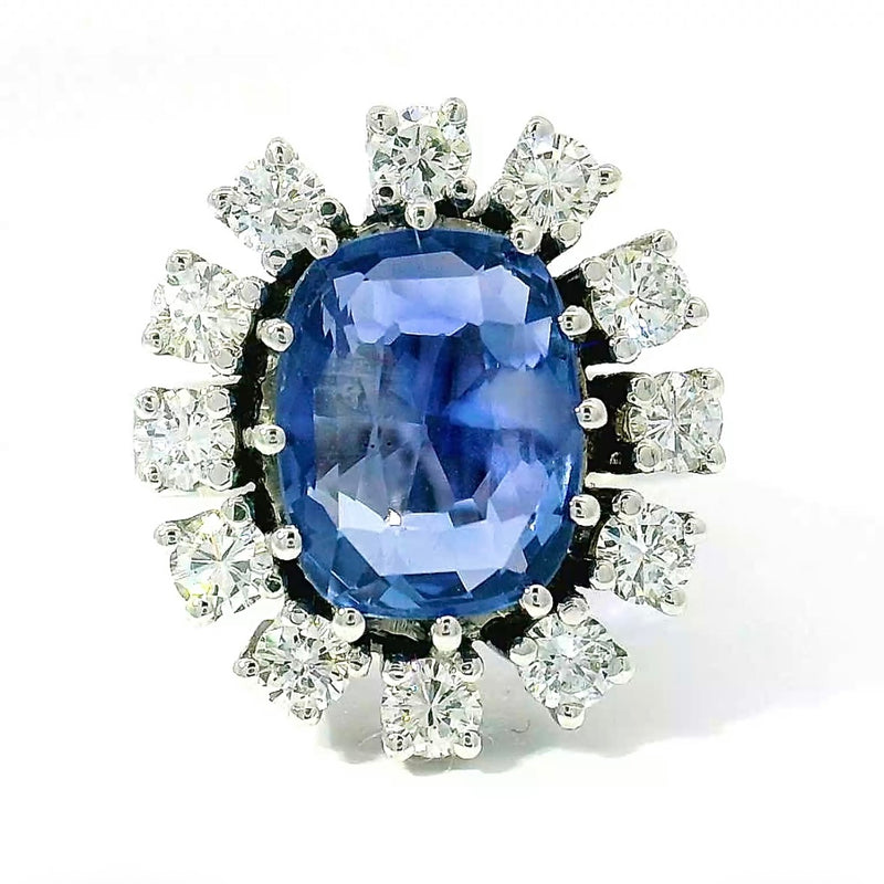 Prunkvoller Entourage Ring in 18 Karat Weißgold mit Saphir & Brillanten