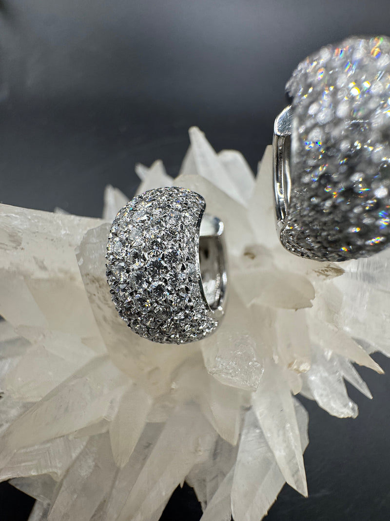 Eindrucksvolle Kreolen in 18 Karat Weißgold – Pavé mit Brillanten