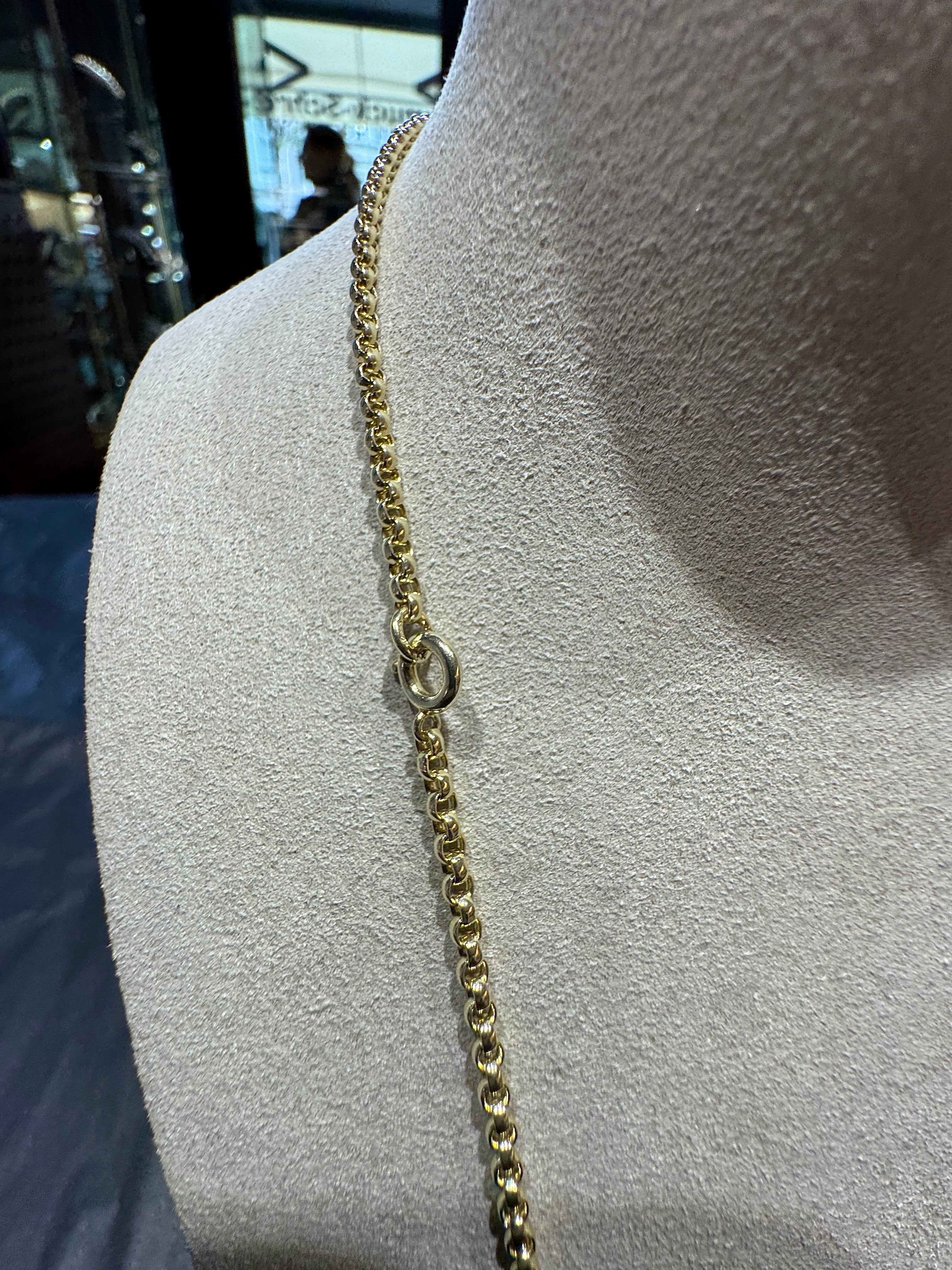 Elegant pea chain in 14 karat yellow gold with spring ring clasp
