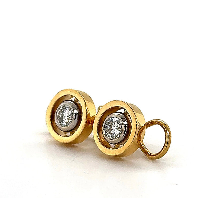 Handgefertigte Ohrringe in 18 Karat Gold mit hochfeinen Brillanten je 0.45 Karat