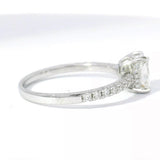 Edler Solitär-Ring in 18 Karat Weißgold mit Radiant-Brillant & Pavé-Besatz