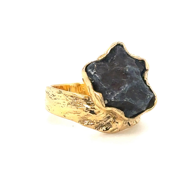Original Ehinger Schwarz Gelbgoldring in 18 Karat mit großem Meteorit