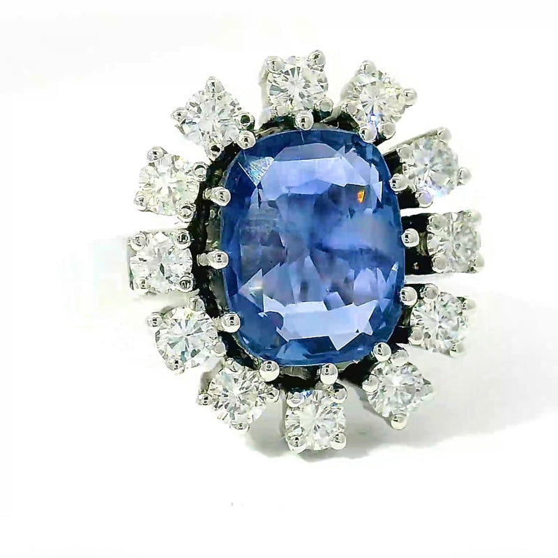 Prunkvoller Entourage Ring in 18 Karat Weißgold mit Saphir & Brillanten