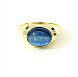Zeitloser Ring in 9 Karat Gelbgold mit Saphir-Cabochon