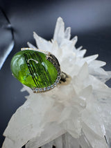 Edler Designerring in 14 Karat Gelbgold mit Peridot & Brillanten