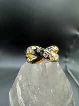 Verspielter Gelbgold-Ring in 14 Karat Gelbgold mit Brillanten & Princess-Cut Diamanten