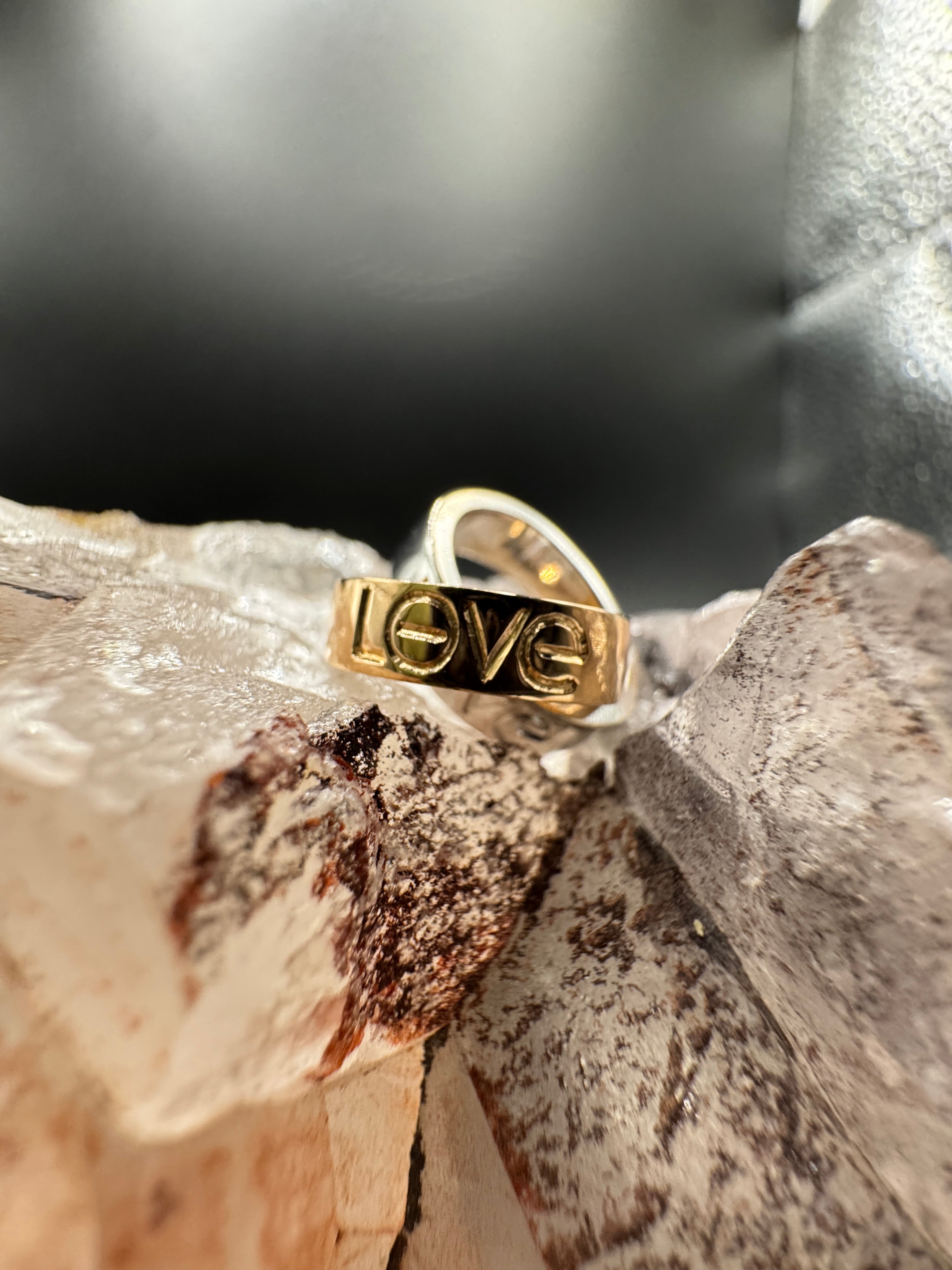 Zeitloser Love-Anhänger in 18 Karat Weiß- & Roségold
