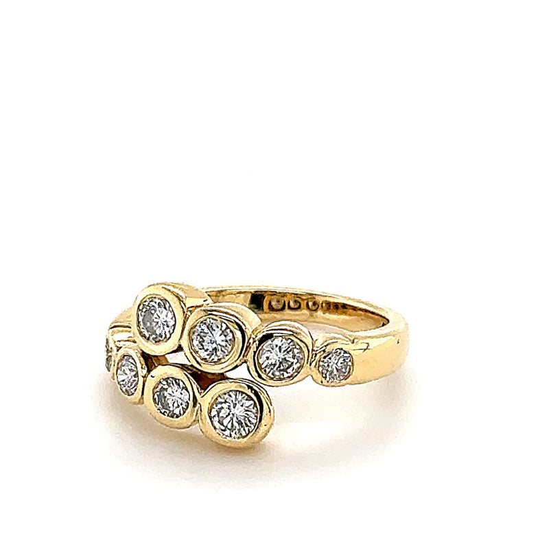 Stilvoller und eleganter Ring in 18 Karat Gelbgold mit hochfeinen Brillanten