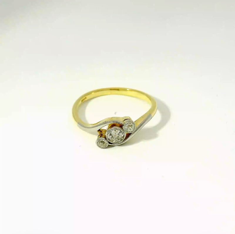 Eleganter Art-Déco-Ring in 14 Karat Gelbgold mit Altschliff-Diamanten