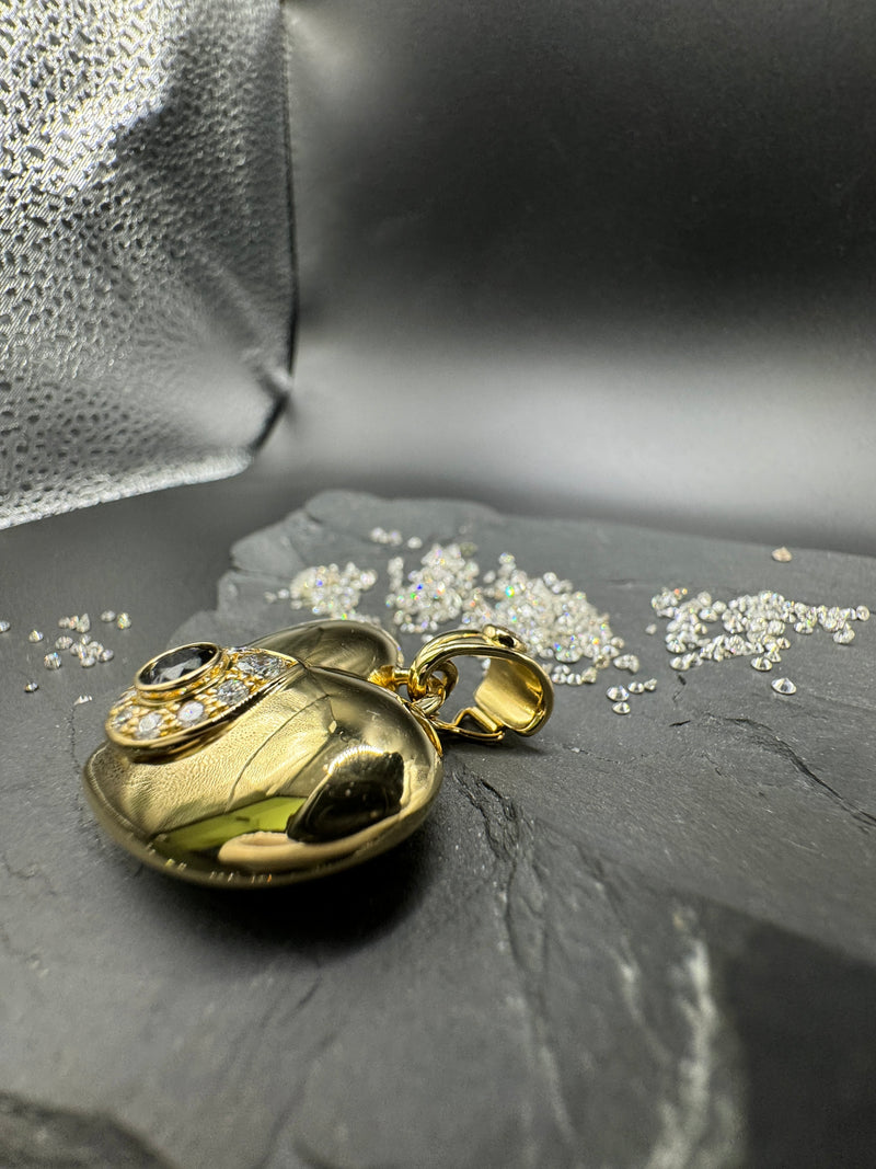 Großer Herzanhänger in 18 Karat Gelbgold mit feinen Saphir & Brillanten